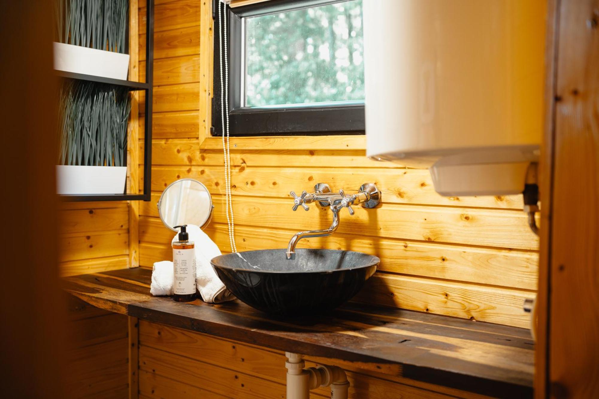Secret Lake Prag Magic Place Relaxation& Wellness Rehenice Buitenkant foto